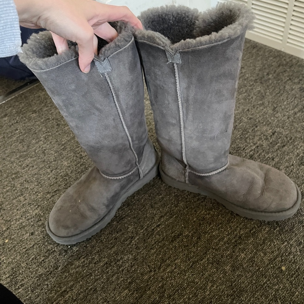 UGG Women’s 7 Bailey Button Triplet Triple Button Gray Classic Tall Boots size 7 - Picture 3 of 14